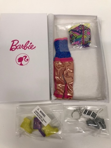 &#128159;バービーの着せ替え洋服と小物セット/BARBIE FASHION GIFT PACK/1980年代ファッション