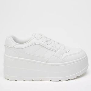 ZARAプラットフォームスニーカー ホワイト