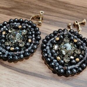 スワロフスキー&シュリンクパール ビーズイヤリング 1万5000円相当 日本製 手縫い