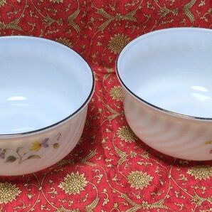 白い 花柄ボウル 2個セット 耐熱ガラス