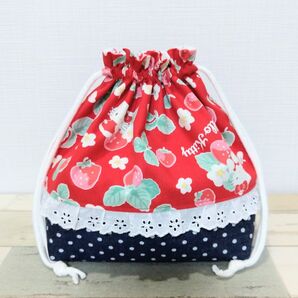 ハンドメイド ハローキティいちご柄×水玉デニム生地 お弁当袋