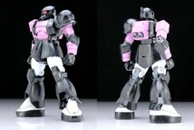 G0102完成品 1/144 HGUC ザクⅠ 06 オルテガ 専用機 黒い三連星 HG MSV 外伝 MS05B ザク1 旧ザク 旧型ザク 量産型 ザク 0079 1st オリジン_画像2