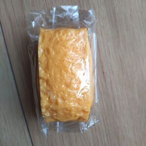 やわらかい、美味しそうな食品サンプル 玉子焼き 卵焼きキーホルダー 未使用