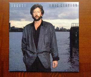 LPレコ－ド1枚。ERIC　CLAPTON　AUGUST。エリッククラプトン　オ－ガスト。YMOのBEHIND　THE　MASK。盤は汚れ、キズ、ソリ無く綺麗。　