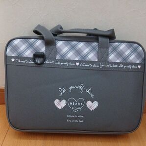 習字Vーアッシュグレー・ハート新品未使用ですがカバンに少し跡が付いてます必要なものは全て揃っております。 書道セット 小学生向け