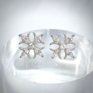 スノーフレーク 雪の結晶モチーフ スタッドピアス S925 CZダイヤモンド
