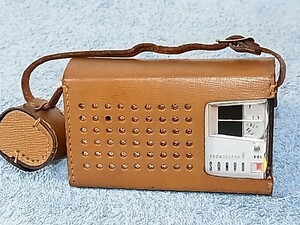 希少珍品 SANYO 【6C-9 】60年経過したラジオ ソニーの扁平トランジスタを使用 分解・整備・調整済品 管理18120529