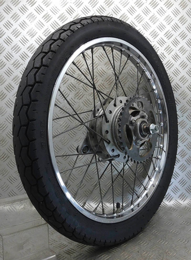 カブ　リアホイール ホンダ純正 スーパーカブ110 リアホイールサブAssy 42650-KZV