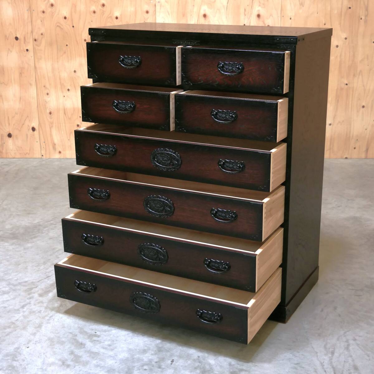 ■逸品 美しい木目 欅材 4杯抽斗 民芸 ローボード/箪笥/引き出し/飾り棚/置床/茶道具/和家具/伝統工芸① 2025年最新Yahoo!オークション -欅 箪笥の中古品・新品・未使用品一覧