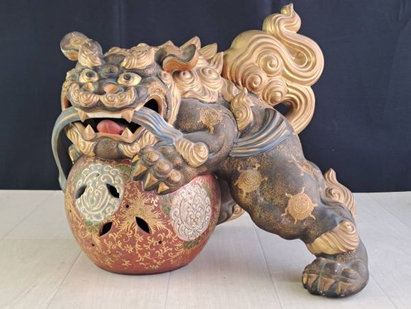 陶器製 獅子と玉の装飾品　2つ大小 陶器製 獅子と玉の装飾品 2つ大小 楽天市場】シーサー ミニシーサー