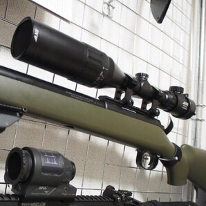 ライフルスコープ エアガン サバゲー 耐久 照準 3-9x50 可変ズーム イルミネーション レッド グリーン ブルー フード付き 防振 防水 防霧