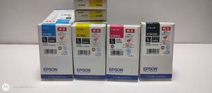 Чернильные картриджи Epson ICC90L x 6, BK90L x 4, M90L x 4, Y90L x 10, всего в комплекте 24, неиспользованные, за пределами рекомендованного срока годности.
