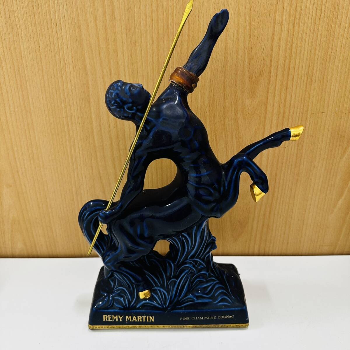 【非売品】大型オブジェ レミーマルタン ケンタウロス Amazon.co.jp: レミーマルタン セントーリモージュ青