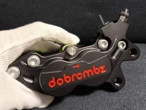 右黒 Dobrembz●ブレーキキャリパー●ピッチ40mm●アルミCNC●4POT●ブレンボ FRANDO シグナス V125 グロム ズーマー NSR モンキー