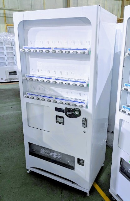 激安自動販売機 メーカーフジタカ　30セレクション18ペットはいります。希少 激安自動販売機 メーカーフジタカ 30セレクション18ペットはいり