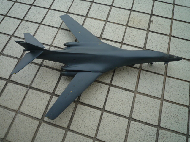 B-1B 戦闘機 完成品 模型 Amazon | プラッツ 1/144 アメリカ空軍 爆撃機 B-1Bランサー