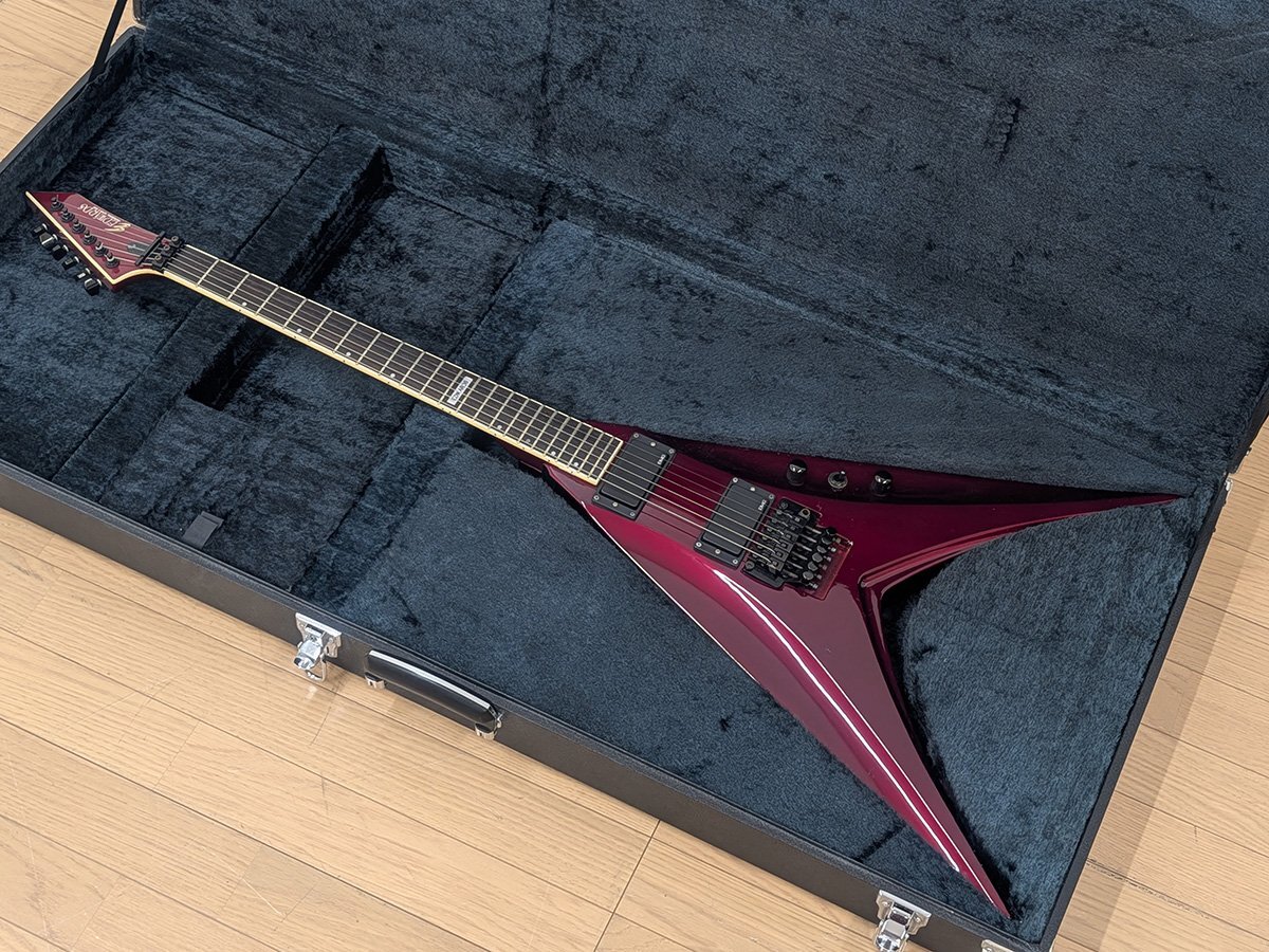 Monsty フライングV ソフトケース付き　音出し確認済み Monsty フライングV ソフトケース付き 音出し確認済み Monsty