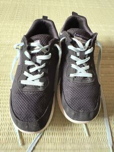SKECHERS