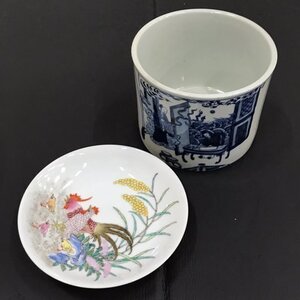 大清康熙年製 中国染付青花筆立 直径約19cm 高さ約15.5cm 他 皿 色絵 直径21cm 銘有唐物 古玩 陶磁器 計2点 セット