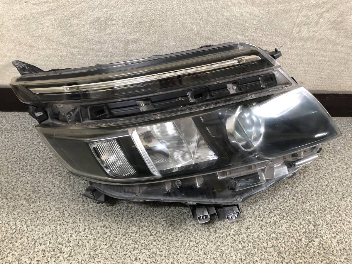 80 後期 ヴォクシー 右 LED ヘッドライト Yahoo!オークション -「80 ヴォクシー ヘッドライト 右」(トヨタ