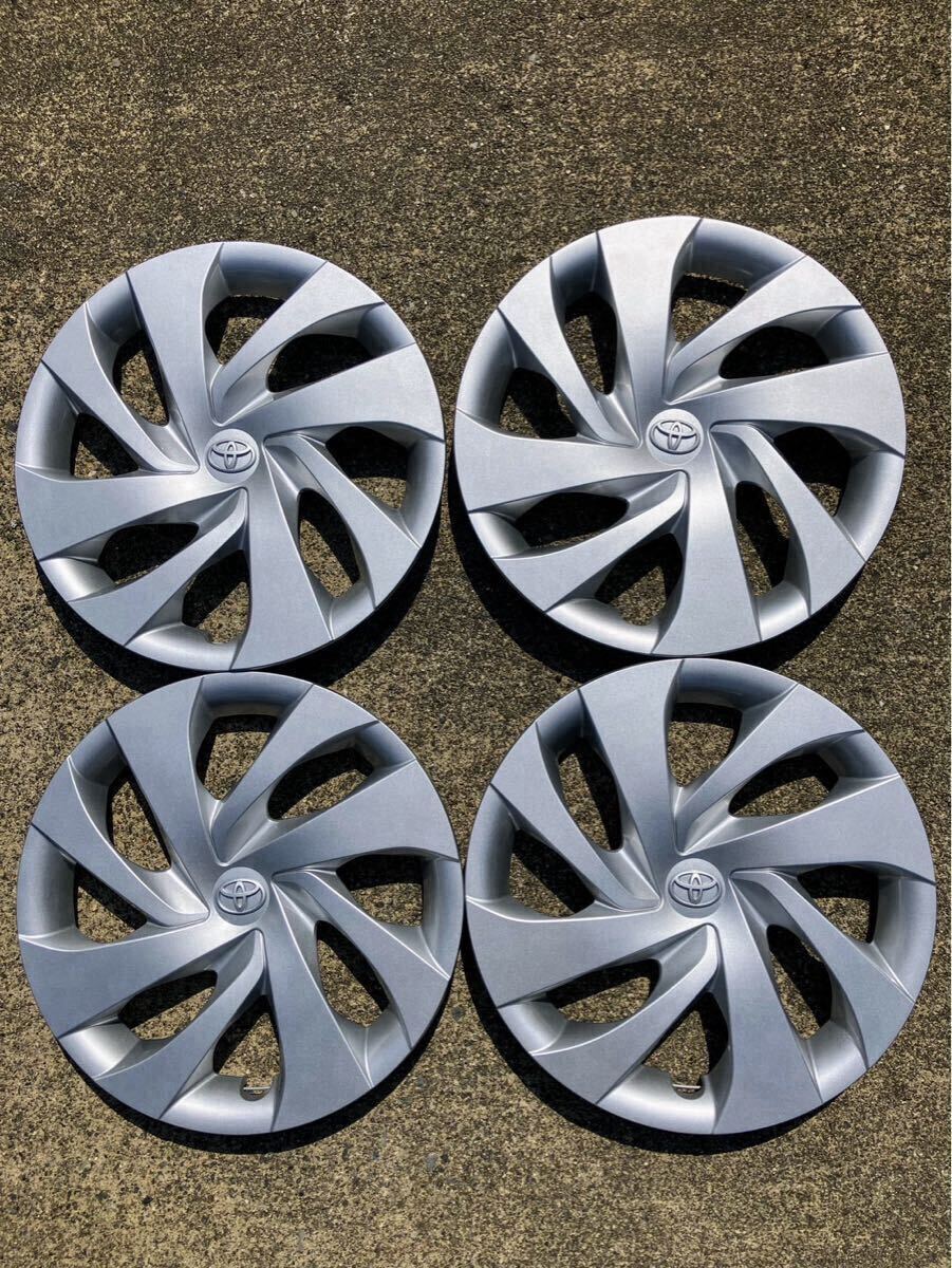ヤリス ホイールキャップ4枚 新品未開封 新品未使用】トヨタ純正 ヤリスホイールキャップ 14インチ4枚