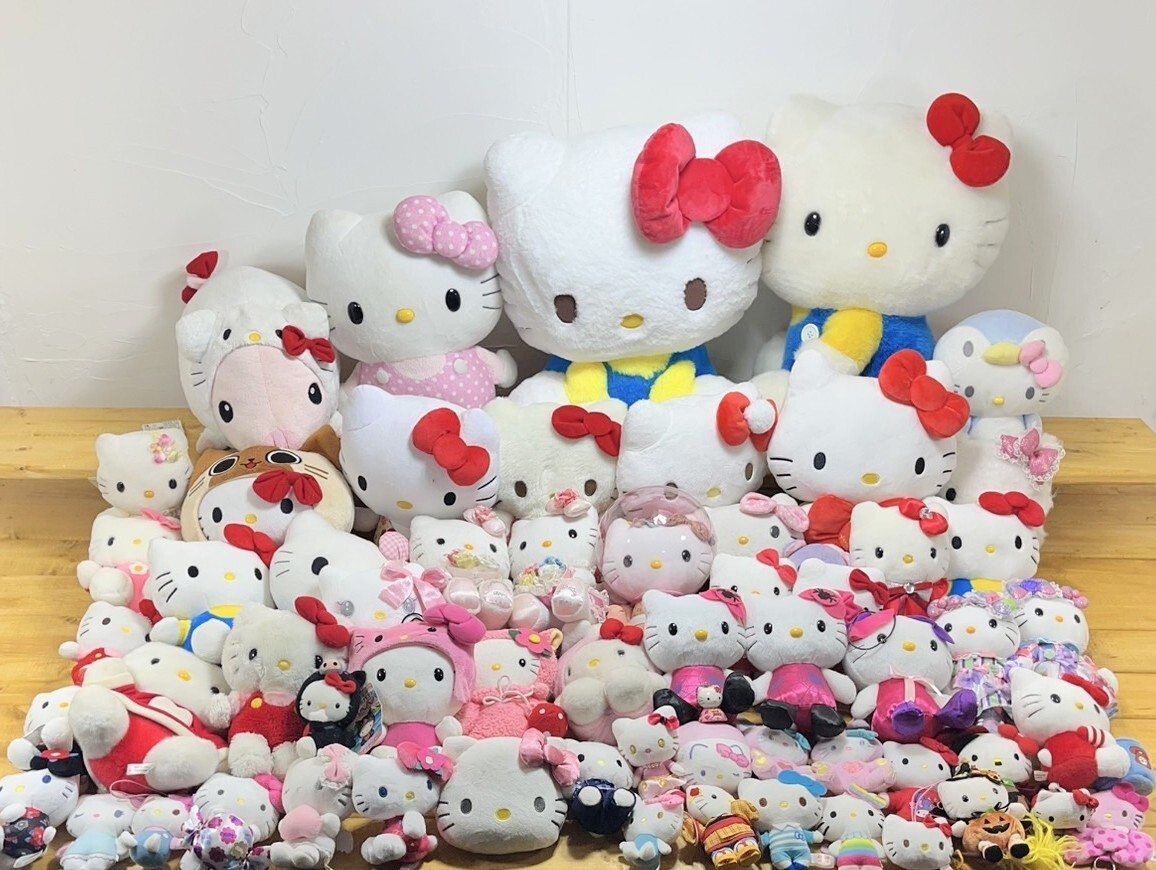 ハローキティ　まとめ売り　50点以上大量 ハローキティ まとめ売り 50点以上大量 全50種！今年で50周年を