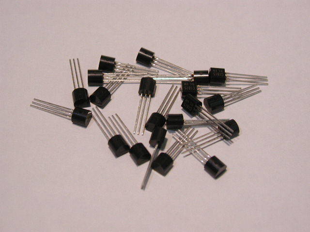 2SA950-Y 東芝 トランジスター低出力アンプ用 A950 200個 2SA950-Y 東芝 トランジスター低出力アンプ用 A950 200個 20pc PNP