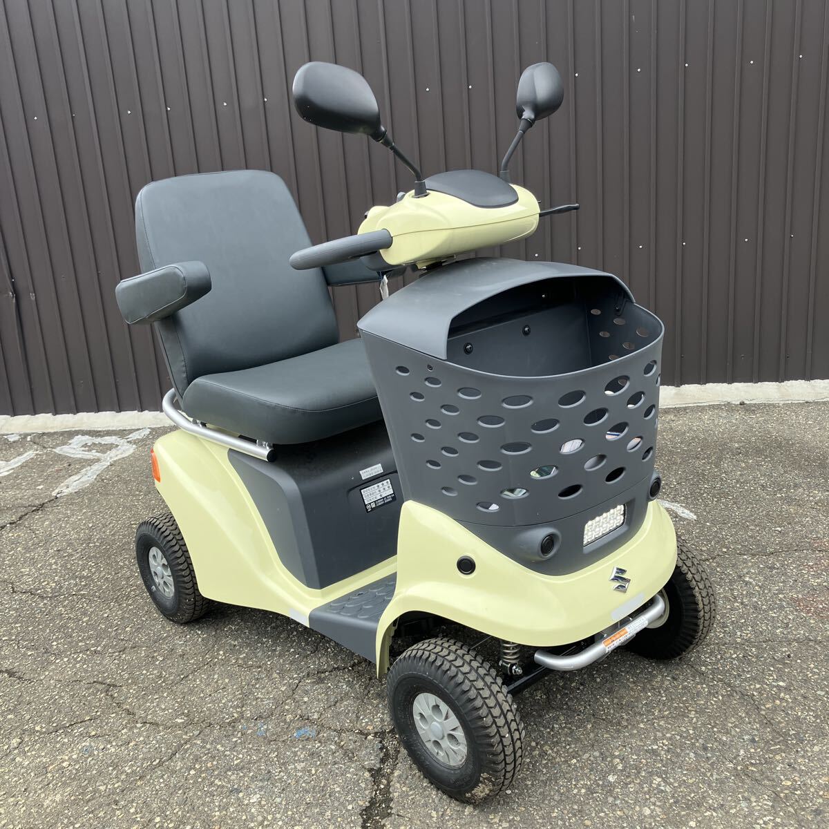 スズキ　SUZUKI セニアカー　ET4F 引き取り限定 楽天市場】スズキ セニアカー ET4F（旧型モデル） 中古車 【1年