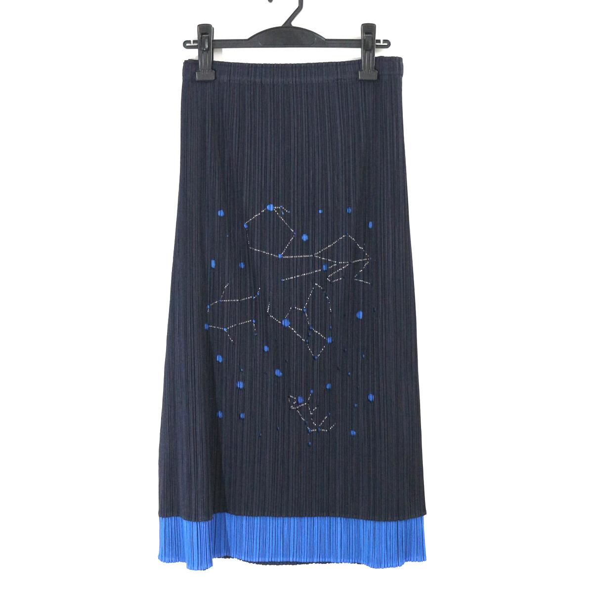 【極美品】ISSEY MIYAKE me ネイビー プリーツスカート 極美品】ISSEY MIYAKE me ネイビー プリーツスカート