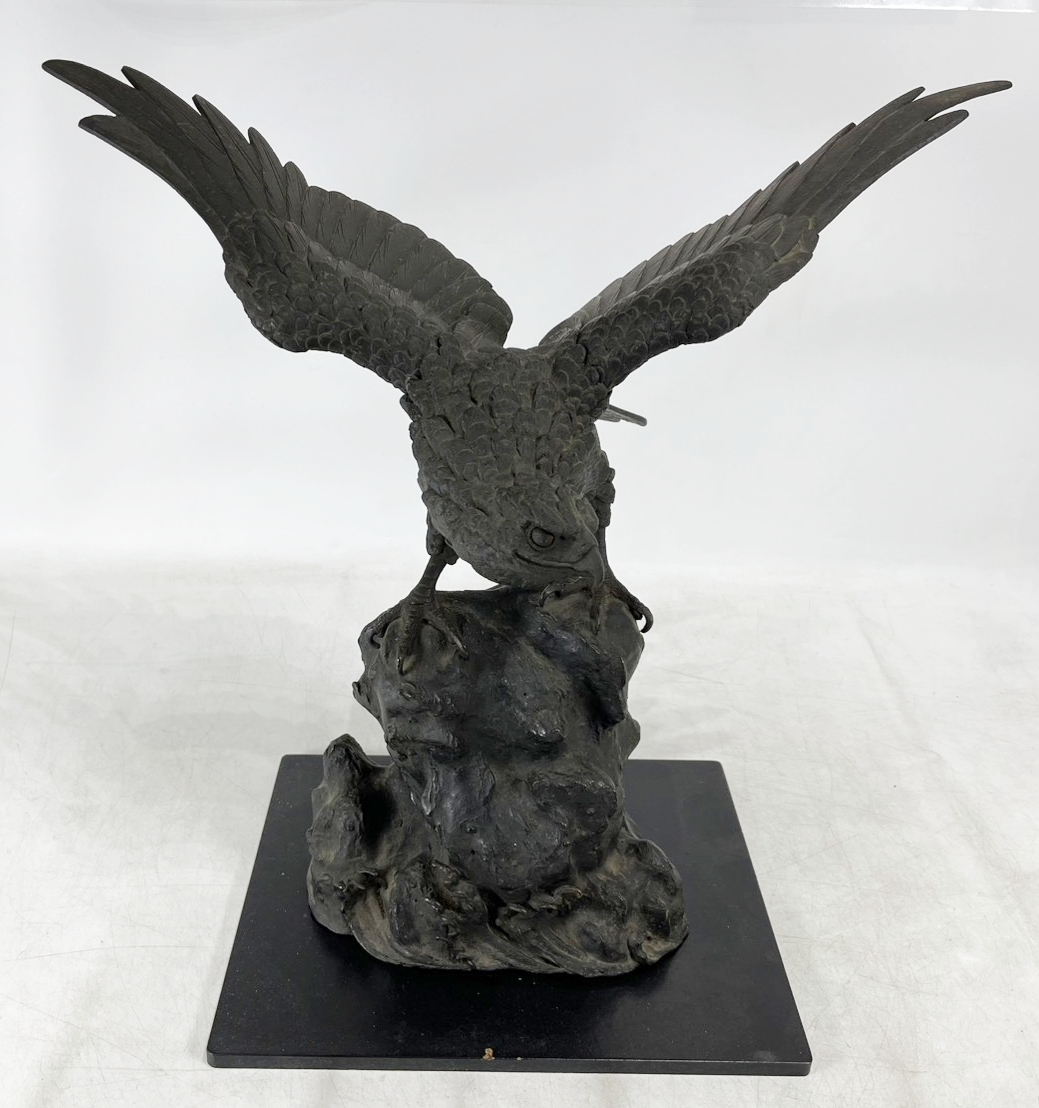 Yahoo!オークション -「鷹 置物」(金属工芸) (工芸品)の落札相場