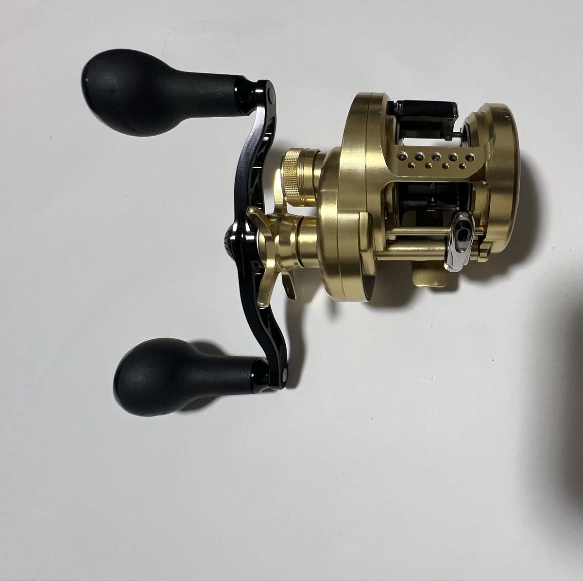 シマノ14 コンクエスト200 Amazon | シマノ(SHIMANO) リール カルカッタ コンクエスト 200 (右