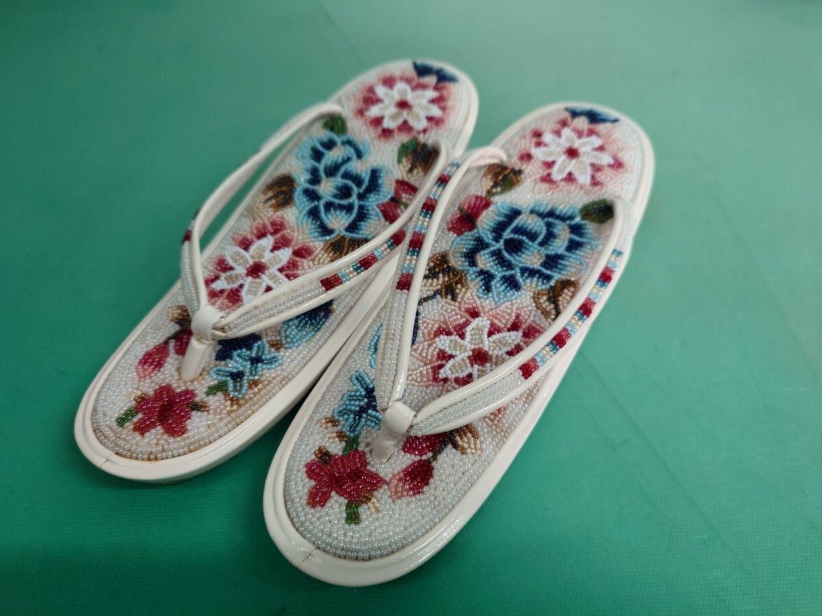 日本製、和骨董、ビンテージシルバーの可愛い草履下駄、刻印有り、調味料入れ。 日本製、和骨董、ビンテージシルバーの可愛い草履下駄、刻印有り