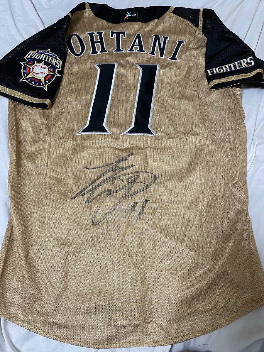 【大谷翔平選手】 直筆 サイン ユニホーム 日本ハム Amazon.co.jp: 大谷翔平 直筆サイン ユニフォーム 日本ハム L