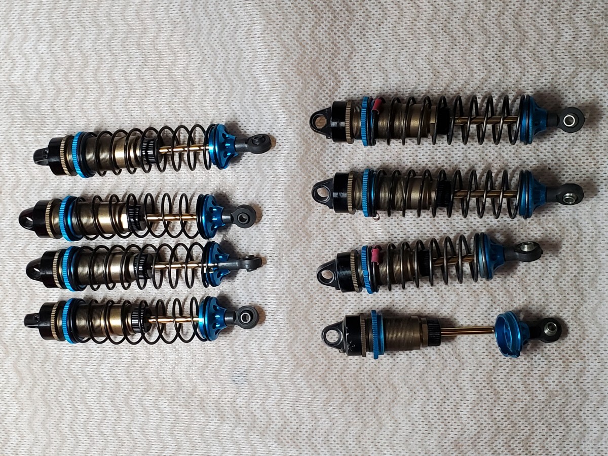 HPI　ビックボアアルミショックセット　未使用品 435-3L.jpg