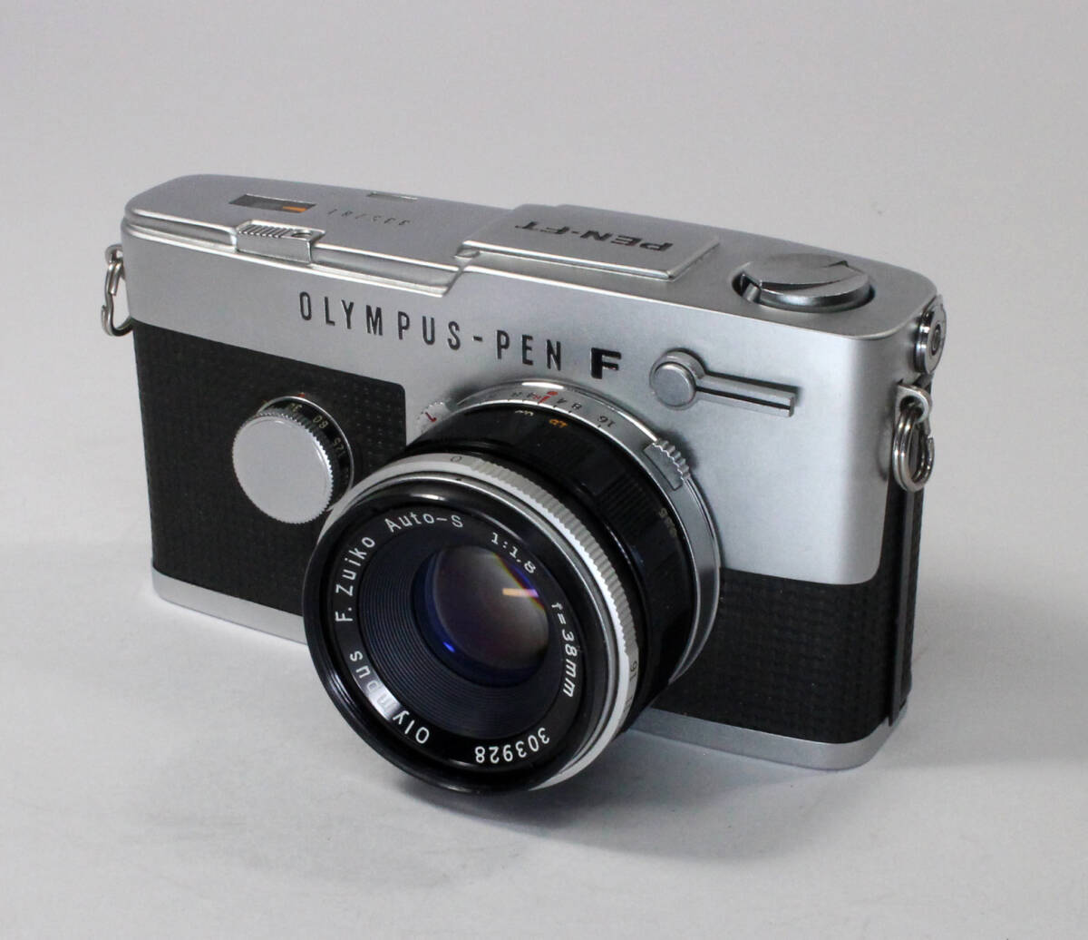 OLYMPUS PEN-F フィルムカメラ レンズキャップ付き まだ試し撮りの真っ最中だけど。PEN-Fとボディキャップレンズの