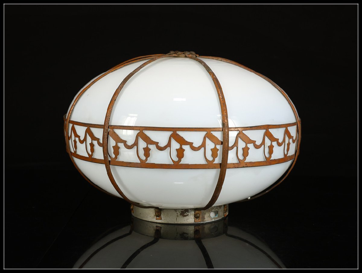 日本のアンティーク ミルクガラス製 ランプシェード 電笠 電傘 透かし 乳白色 日本のアンティーク ミルクガラス製 ランプシェード 電笠 電傘 透かし