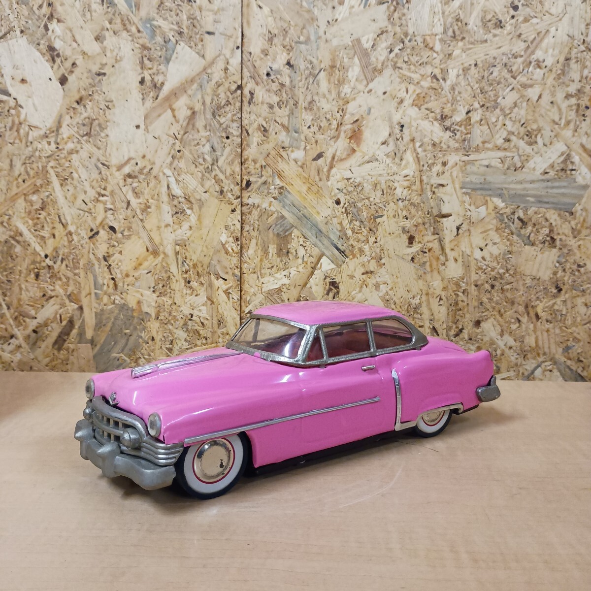 ブリキ 自動車 キャデラック ピンク 当時物 Yahoo!オークション -「ブリキ 車 キャデラック」(ビンテージ