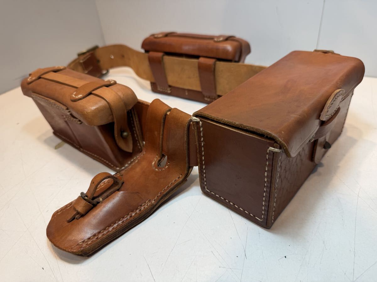 オイル缶付日本陸軍弾薬盒,剣刺,帯革、海軍陸戦隊、兵士個人装備セット　複製品 ☆オイル缶付き日本陸軍弾薬盒,剣刺,帯革☆海軍陸戦隊、兵士