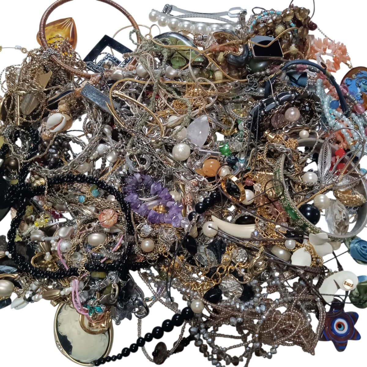 アクセサリー　約25kg ジャンク イミテーション まとめ　大量 アクセサリー 約25kg ジャンク イミテーション まとめ 大量