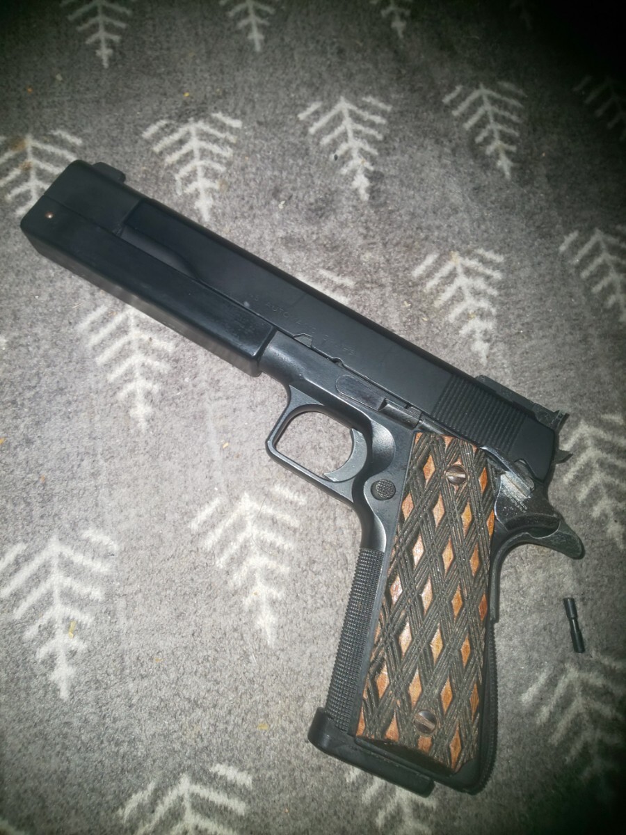 MGC製　モデルガン　1911ガバメントカスタムとモーゼル　3個セット　中古品 MGC製 モデルガン 1911ガバメントカスタムとモーゼル 3個セット