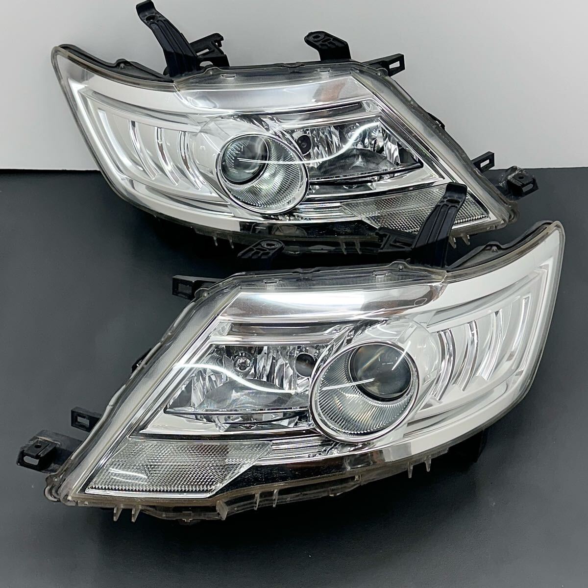 ●即決値段●240921日産 セレナ C25 CC25 純正 リアゲート バックドア リヤゲート カラー:KYO