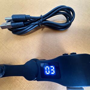 「USB給電式」スマホ連打機 自動タップ機 無音 バッテリーなし クリップ式 簡単 108種類のタップ速度 180度回転可能 オートクリッカー