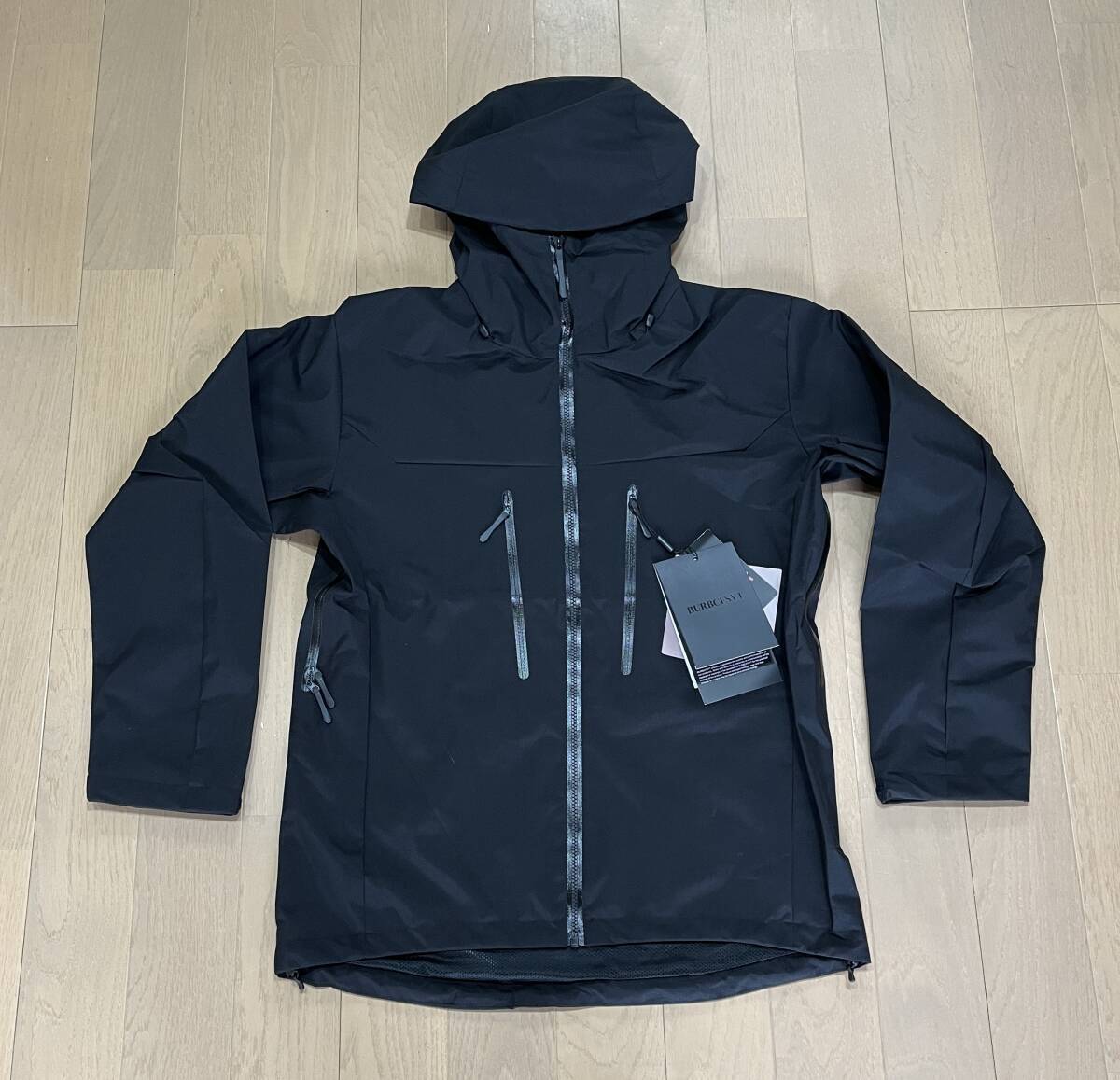 新品3851　高級アウトドアメーカーOEM工場直販　防水透湿３レイヤーハードシェル　脇下ジッパー　L