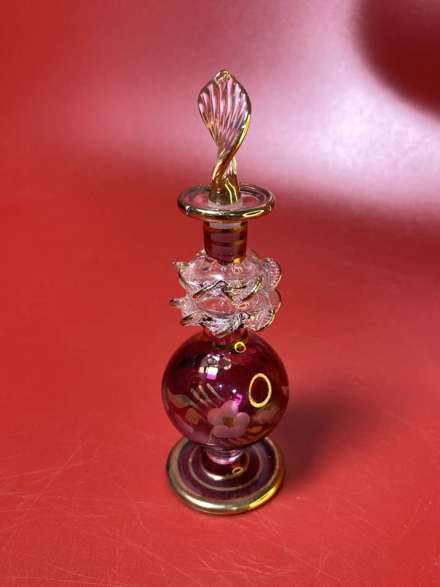 ♦銀瓶 彫金花卉紋様 香水瓶 ロート付 東京三越 コレクション骨董品アンティーク An outstanding Cizhou black-glazed sgraffiato 'peony' vase