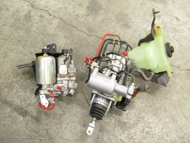 ◇NHP10 アクア トヨタ純正 ブレーキブースター ポンプセット