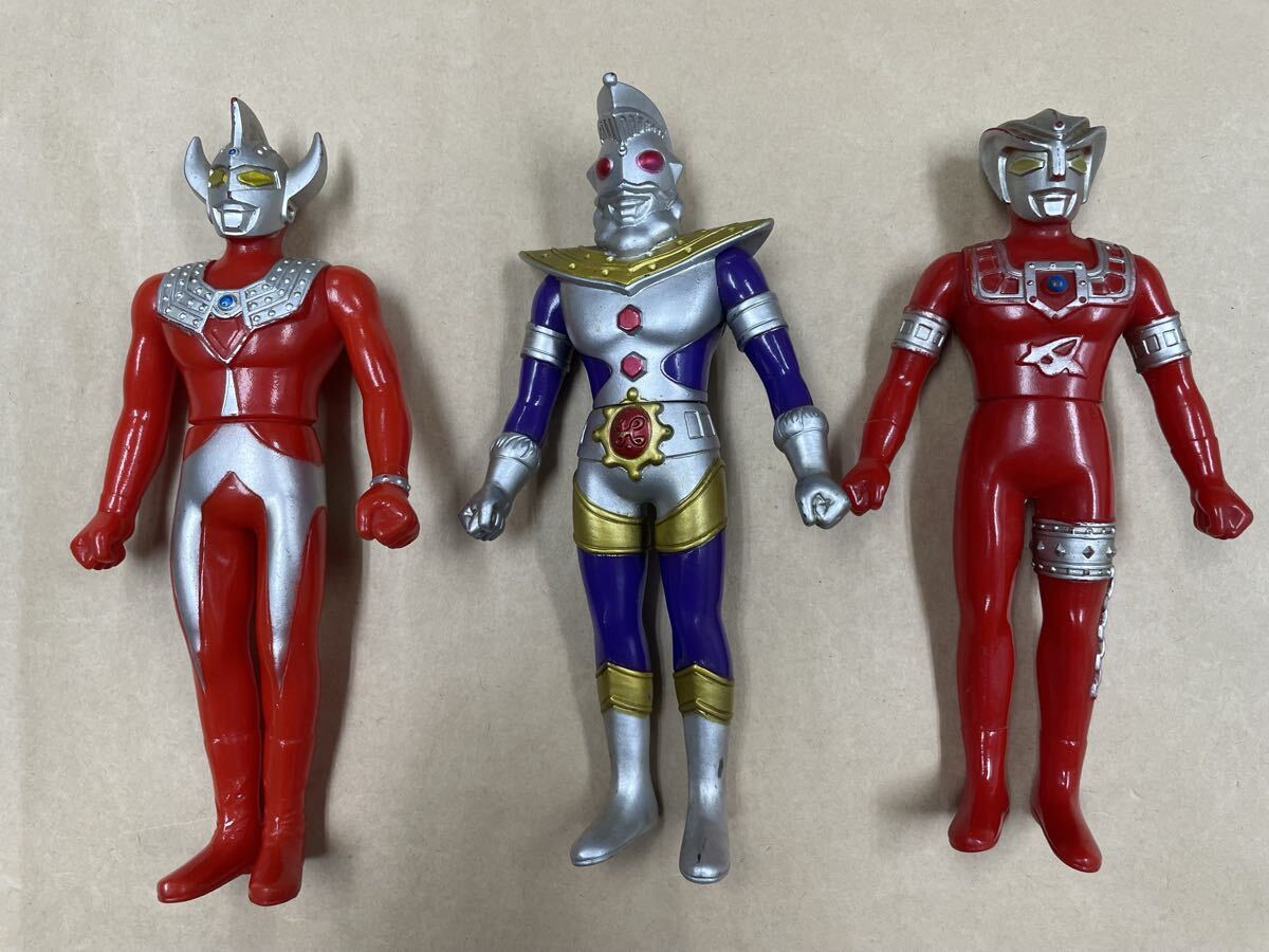 ウルトラマンフィギュア 大量セット Amazon.co.jp: エクスプラス GARAGE TOY 大怪獣シリーズ ULTRA
