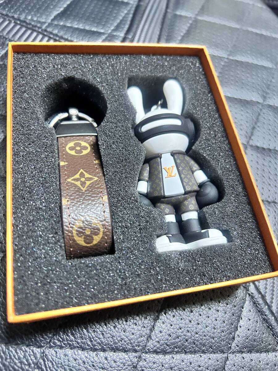 ルイ　ヴィトン　キーホルダー　ノベルティ 楽天市場】【ジュエリー】LOUIS VUITTON ルイ ヴィトン フラワー