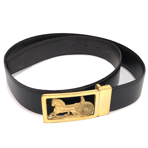 未使用に近い CELINE レザーベルト 馬車金具 ダークネイビー レディース 未使用に近い CELINE レザーベルト 馬車金具 ダークネイビー