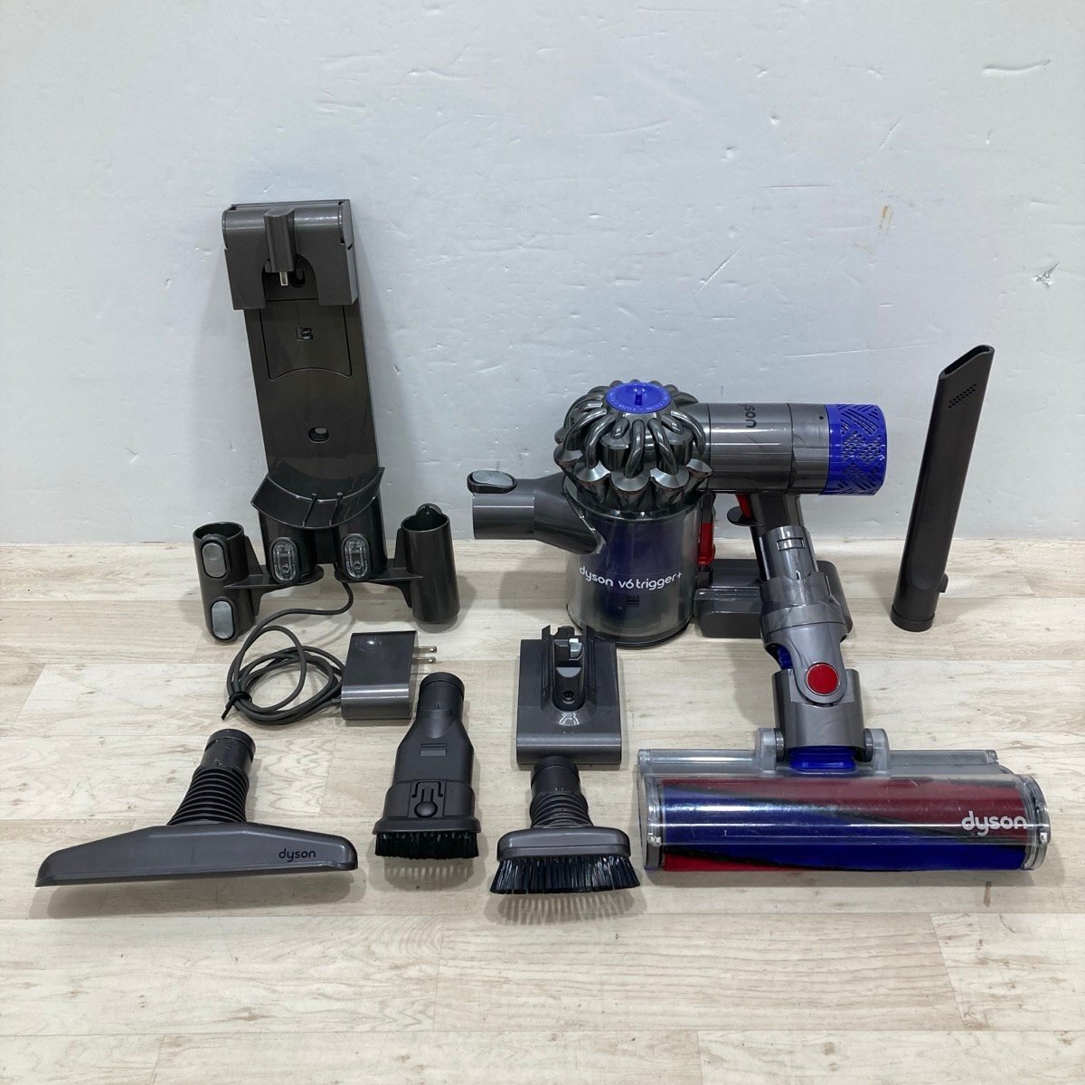 【未使用品】Dyson V6 掃除機 本体 Dyson - 【ダイソンV6】本体(ジャンク)＆付属品(未使用品含
