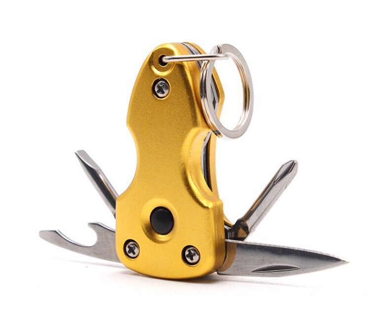 送料無料　多機能ミニ 折りたたみナイフ マルチツール アウトドア LED付き　ゴ